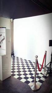 מסך לבן - עמדת צילום - פארטי בוקס