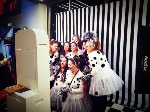 מסך שחור לבן - עמדת צילום - פרטי בוקס